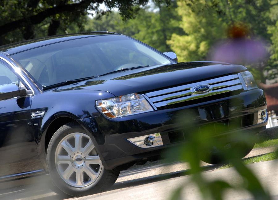  Ford Taurus 2008 года  (фото 35 из 57)